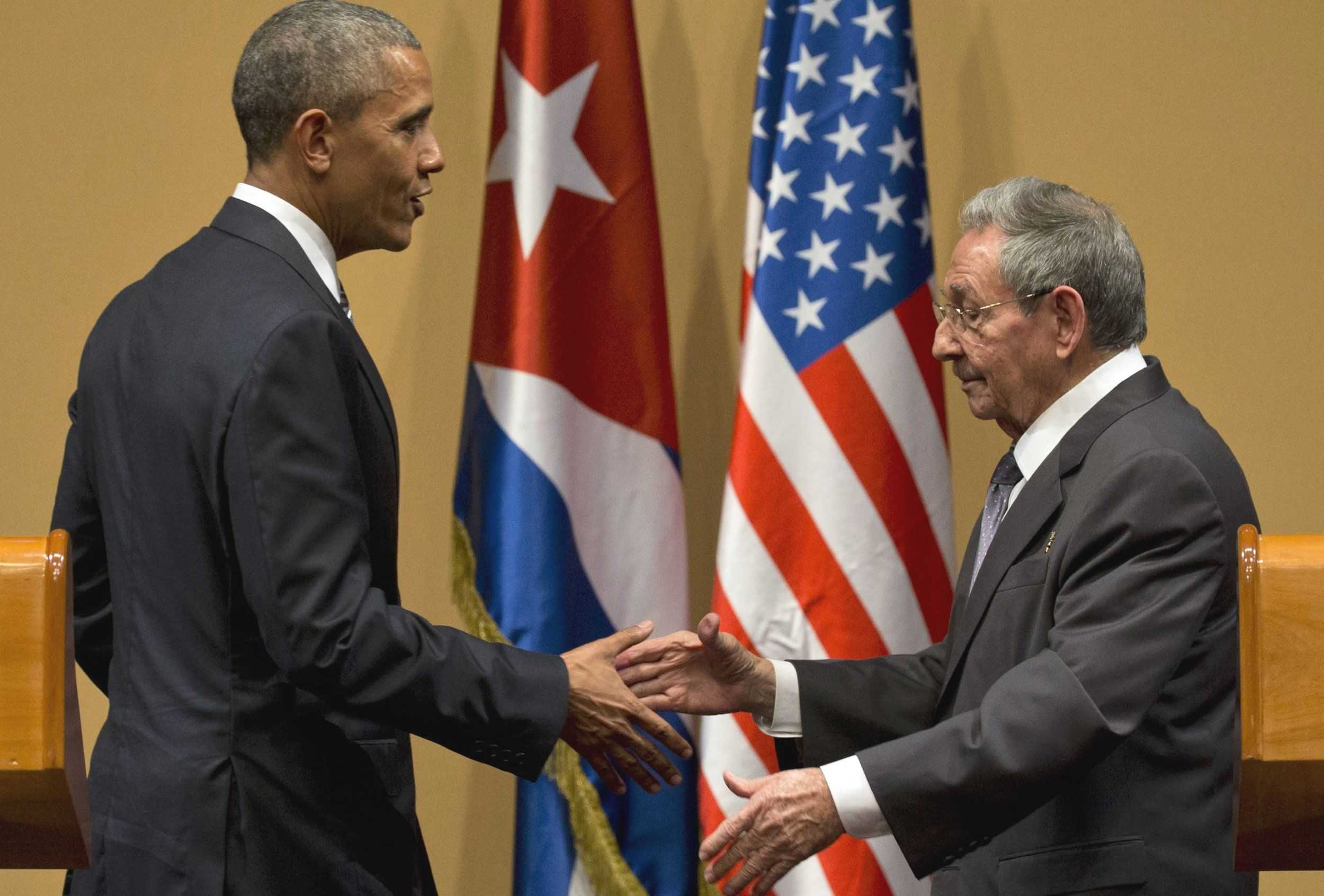 Obama and Raul Castro-fnbworld